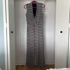 Enfocus Studio patterned Jumpsuit with zip closure and elastic waist.